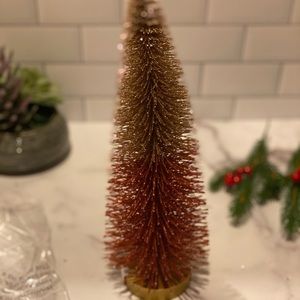 Brand new Bethany Lowe middle size brush tree